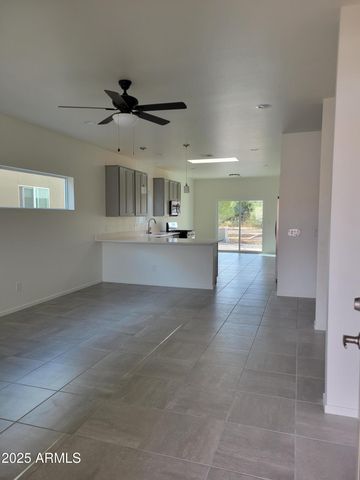 672 S Meadowood Lane, Sierra Vista, AZ 85635