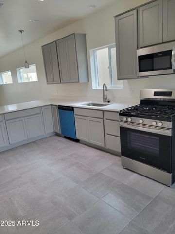 672 S Meadowood Lane, Sierra Vista, AZ 85635