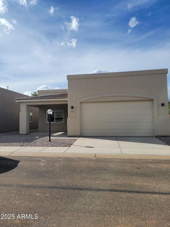 672 S Meadowood Lane, Sierra Vista, AZ 85635