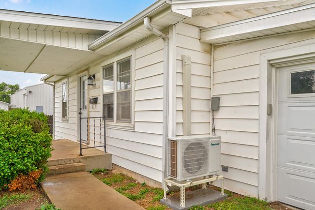 917 S West Avenue, Springfield, MO 65802