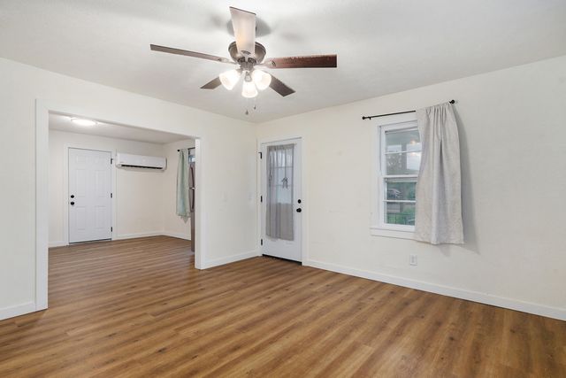 917 S West Avenue, Springfield, MO 65802