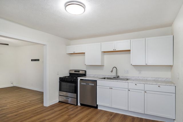 917 S West Avenue, Springfield, MO 65802