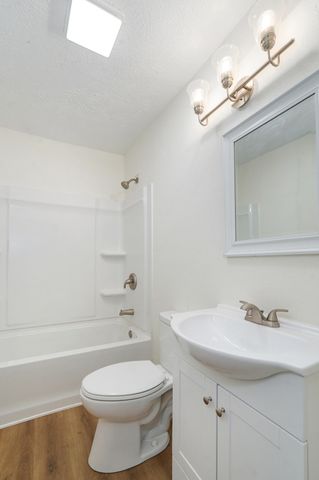 917 S West Avenue, Springfield, MO 65802