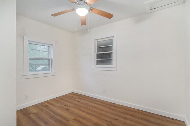 917 S West Avenue, Springfield, MO 65802