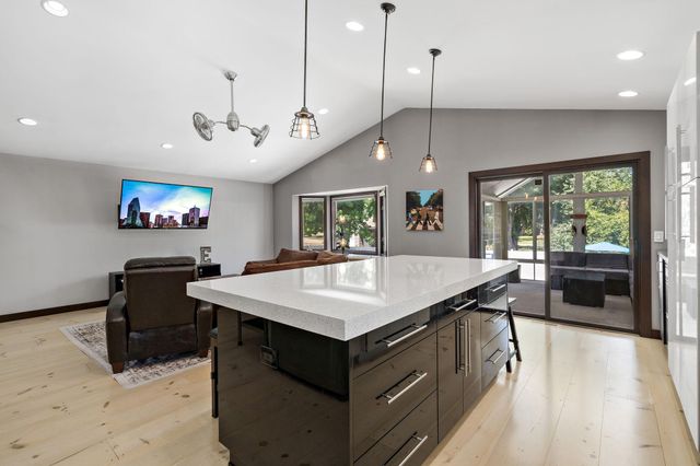 1016 Westview Drive, Farmington, MN 55024