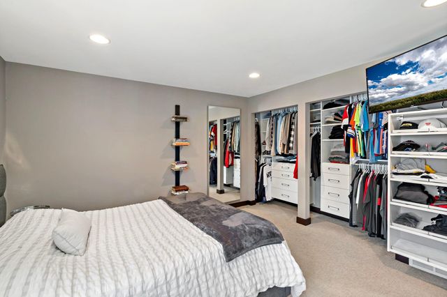 1016 Westview Drive, Farmington, MN 55024