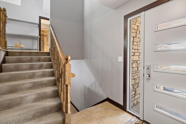 1016 Westview Drive, Farmington, MN 55024