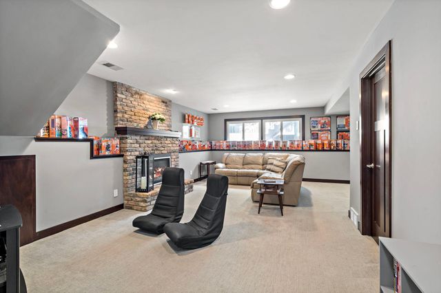 1016 Westview Drive, Farmington, MN 55024