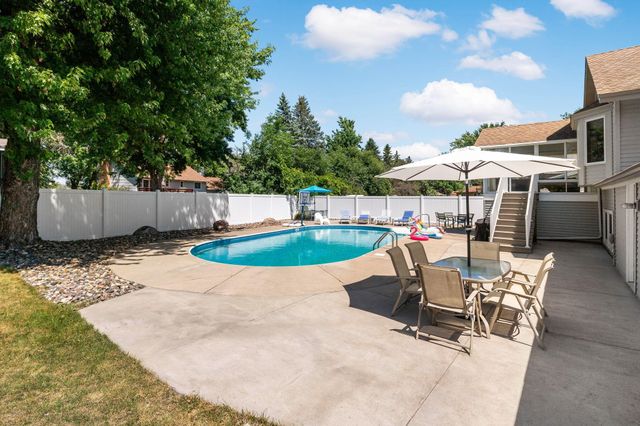 1016 Westview Drive, Farmington, MN 55024