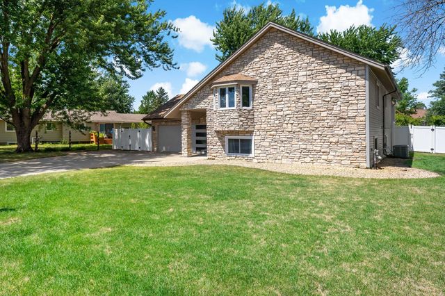 1016 Westview Drive, Farmington, MN 55024