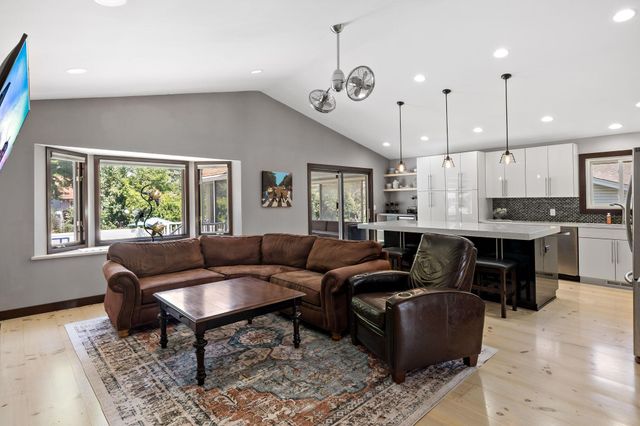 1016 Westview Drive, Farmington, MN 55024