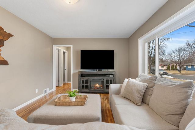 11240 Crocus Street NW, Coon Rapids, MN 55433