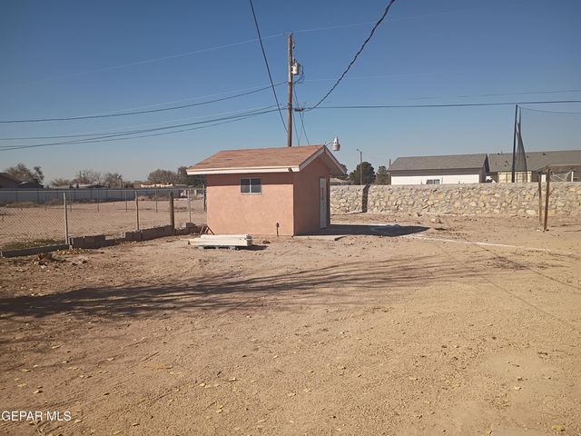 695 FRAY VARGAS Court, Socorro, TX 79927