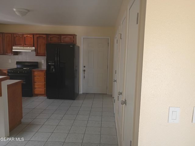 695 FRAY VARGAS Court, Socorro, TX 79927