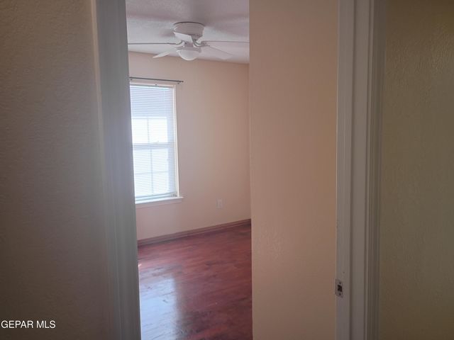 695 FRAY VARGAS Court, Socorro, TX 79927