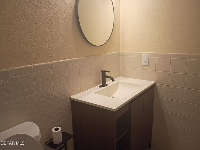 695 FRAY VARGAS Court, Socorro, TX 79927