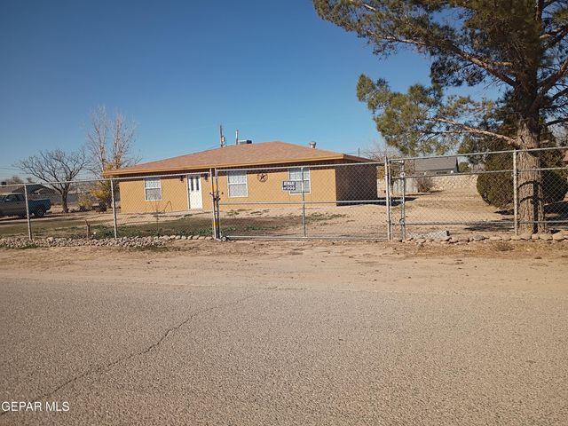 695 FRAY VARGAS Court, Socorro, TX 79927