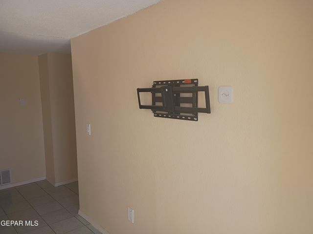 695 FRAY VARGAS Court, Socorro, TX 79927