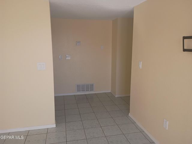 695 FRAY VARGAS Court, Socorro, TX 79927