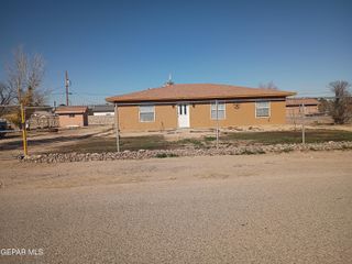 695 FRAY VARGAS Court, Socorro, TX 79927