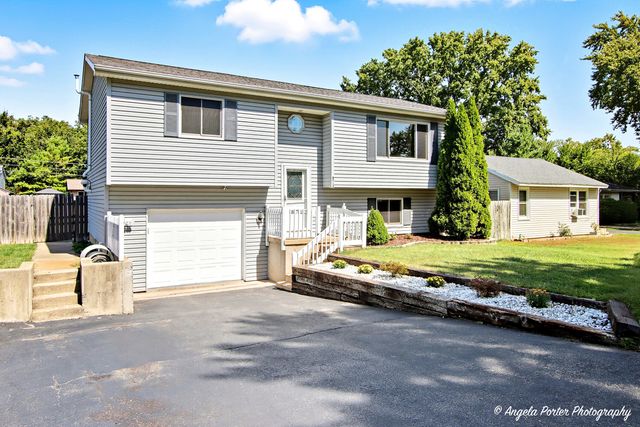8712 Ramble Road, Wonder Lake, IL 60097