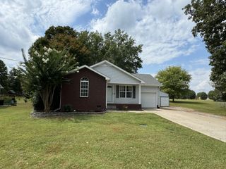 906 Koble Dr, Lebanon, TN 37087