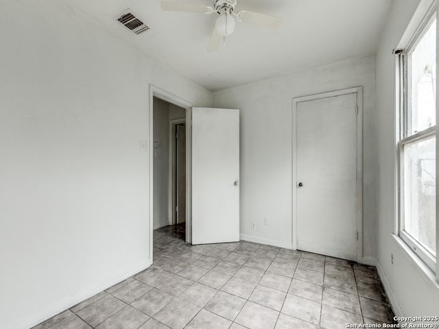 239 E PALFREY ST, San Antonio, TX 78223