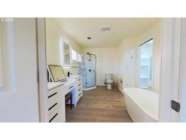 575 CEDAR St, Sutherlin, OR 97479