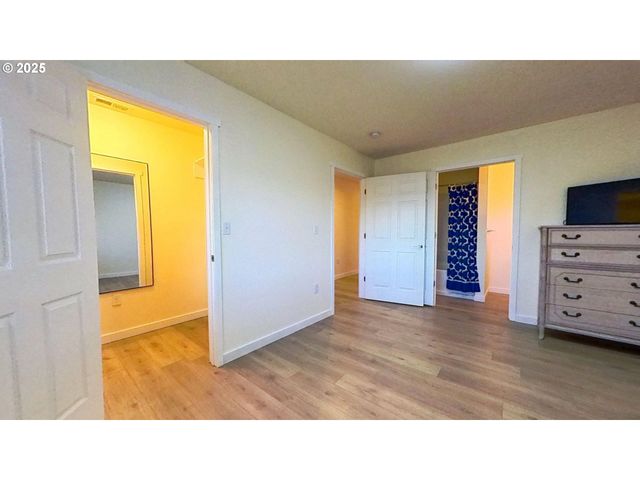 575 CEDAR St, Sutherlin, OR 97479