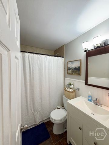 911 Henderson Ext, Athens, GA 30606