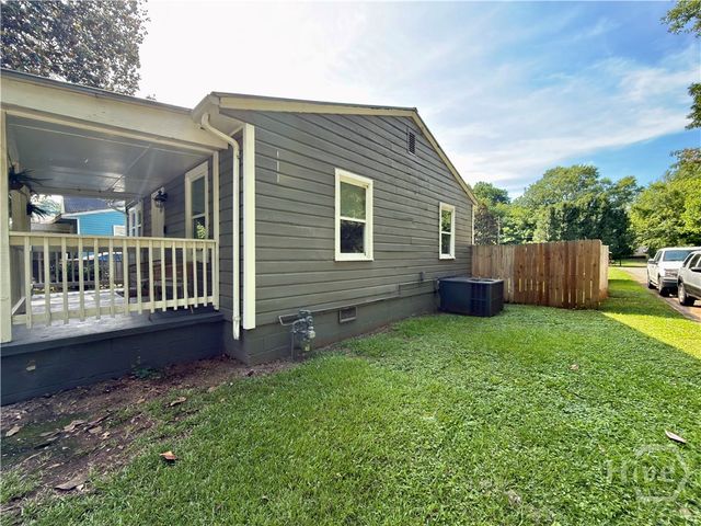 911 Henderson Ext, Athens, GA 30606