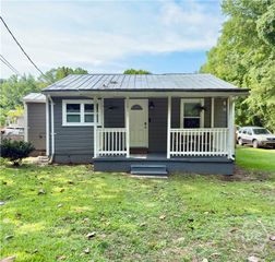 911 Henderson Ext, Athens, GA 30606