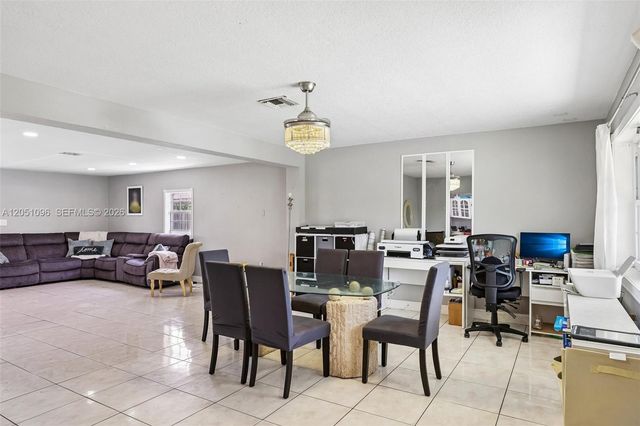 250 N 66th Ave, Hollywood, FL 33024