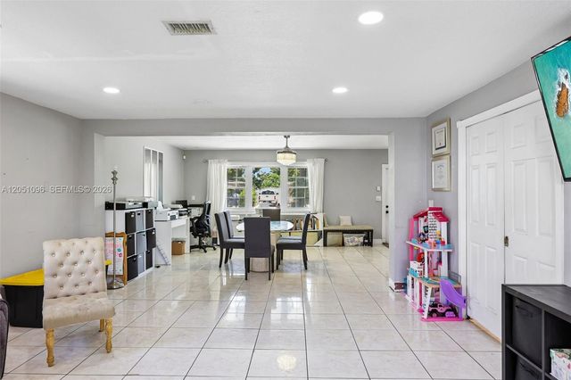 250 N 66th Ave, Hollywood, FL 33024