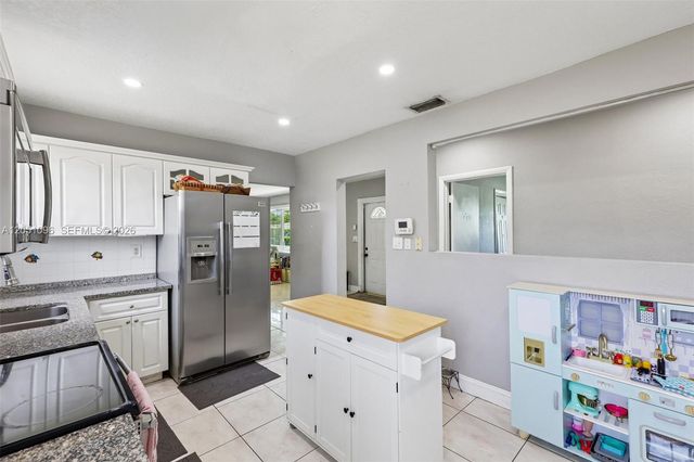 250 N 66th Ave, Hollywood, FL 33024