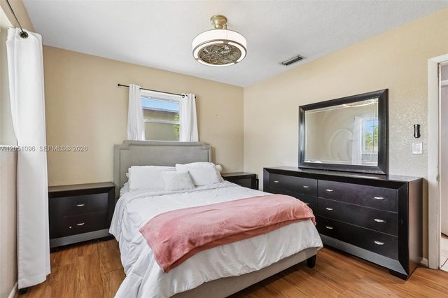 250 N 66th Ave, Hollywood, FL 33024