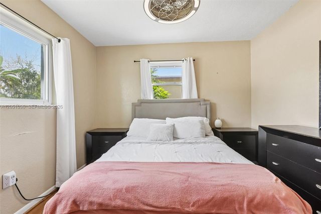 250 N 66th Ave, Hollywood, FL 33024