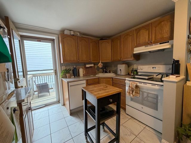 122 D St 3, Boston, MA 02127