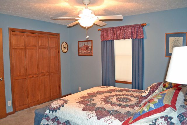 5256 E Toto Road, Knox, IN 46534