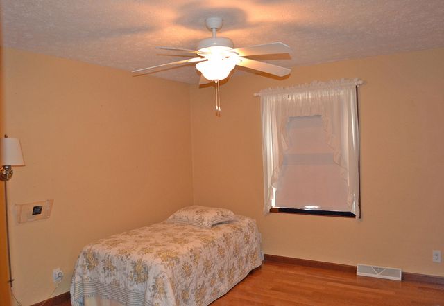 5256 E Toto Road, Knox, IN 46534