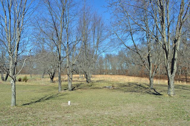 5256 E Toto Road, Knox, IN 46534