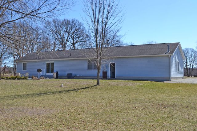 5256 E Toto Road, Knox, IN 46534
