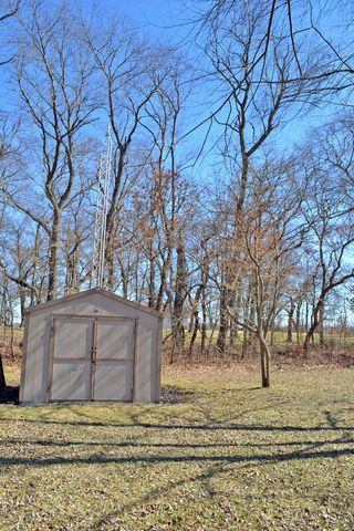 5256 E Toto Road, Knox, IN 46534