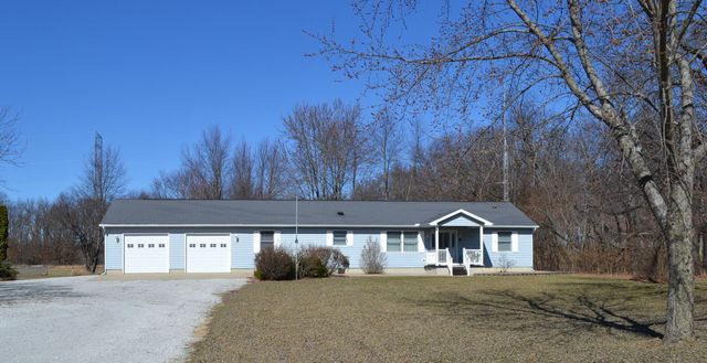 5256 E Toto Road, Knox, IN 46534