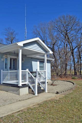 5256 E Toto Road, Knox, IN 46534