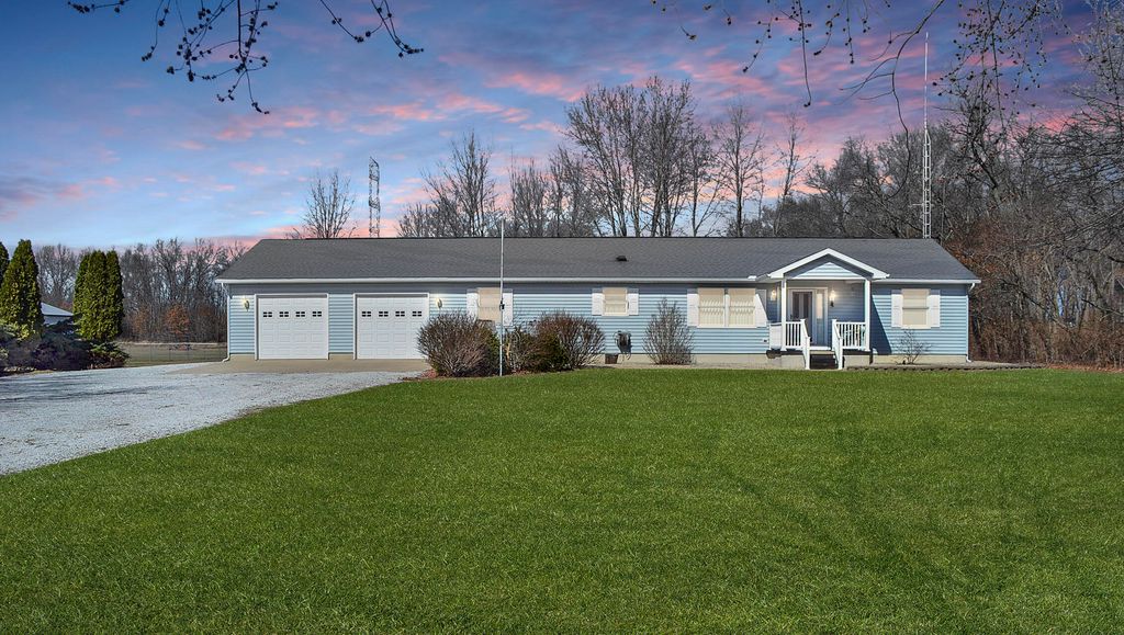 5256 E Toto Road, Knox, IN 46534