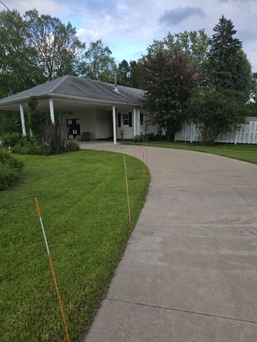 8920 LAKE PLEASANT Road, Erie, PA 16509