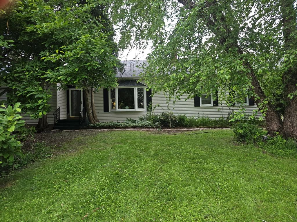 8920 LAKE PLEASANT Road, Erie, PA 16509