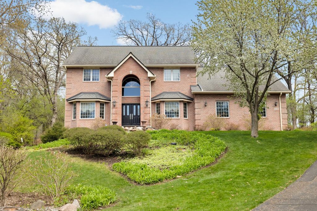 12728 Sable Drive, Burnsville, MN 55337