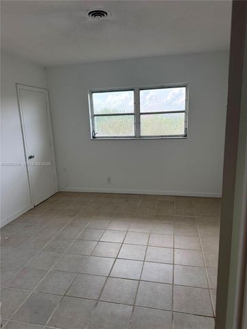 1021 Crystal Lake Dr 304, Deerfield Beach, FL 33064
